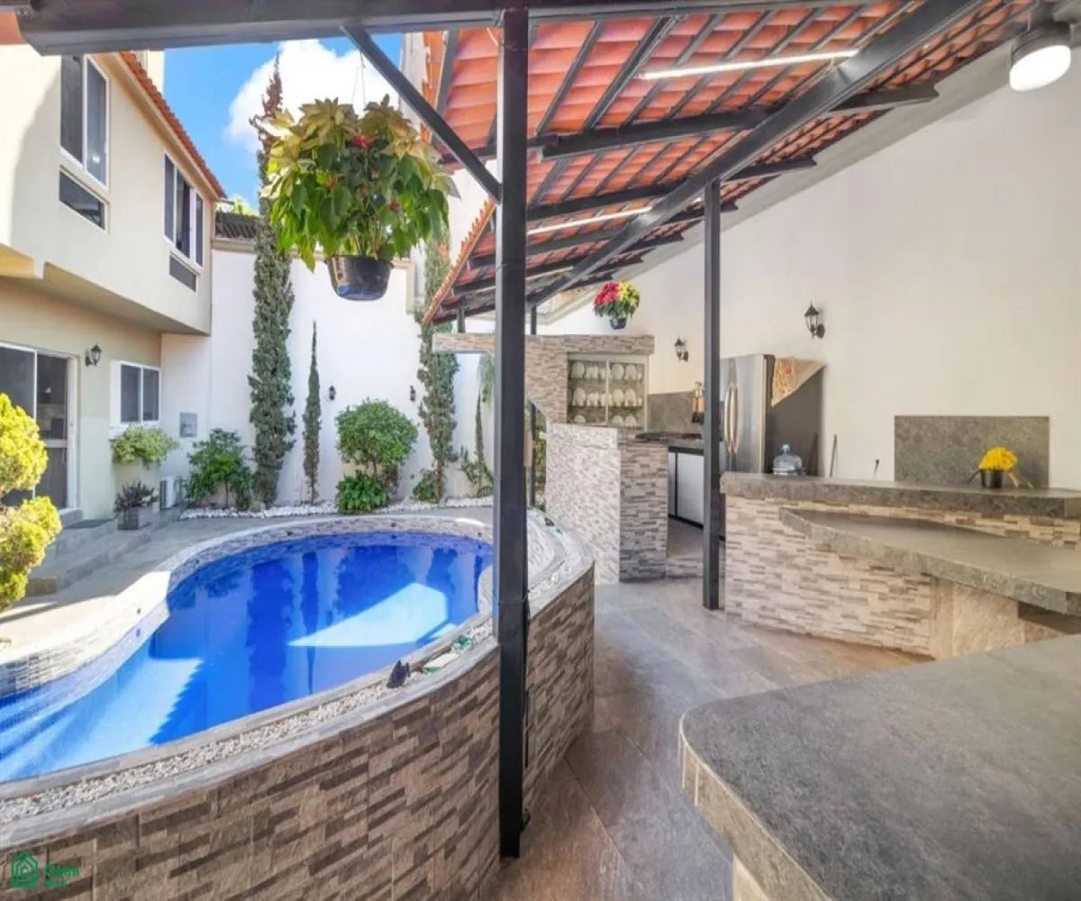 En Venta,Versalles,Privada Merida 103, Puerto Vallarta, Jalisco 48310, 5 Habitaciones,7 Baños,Privada Merida,MX24748027