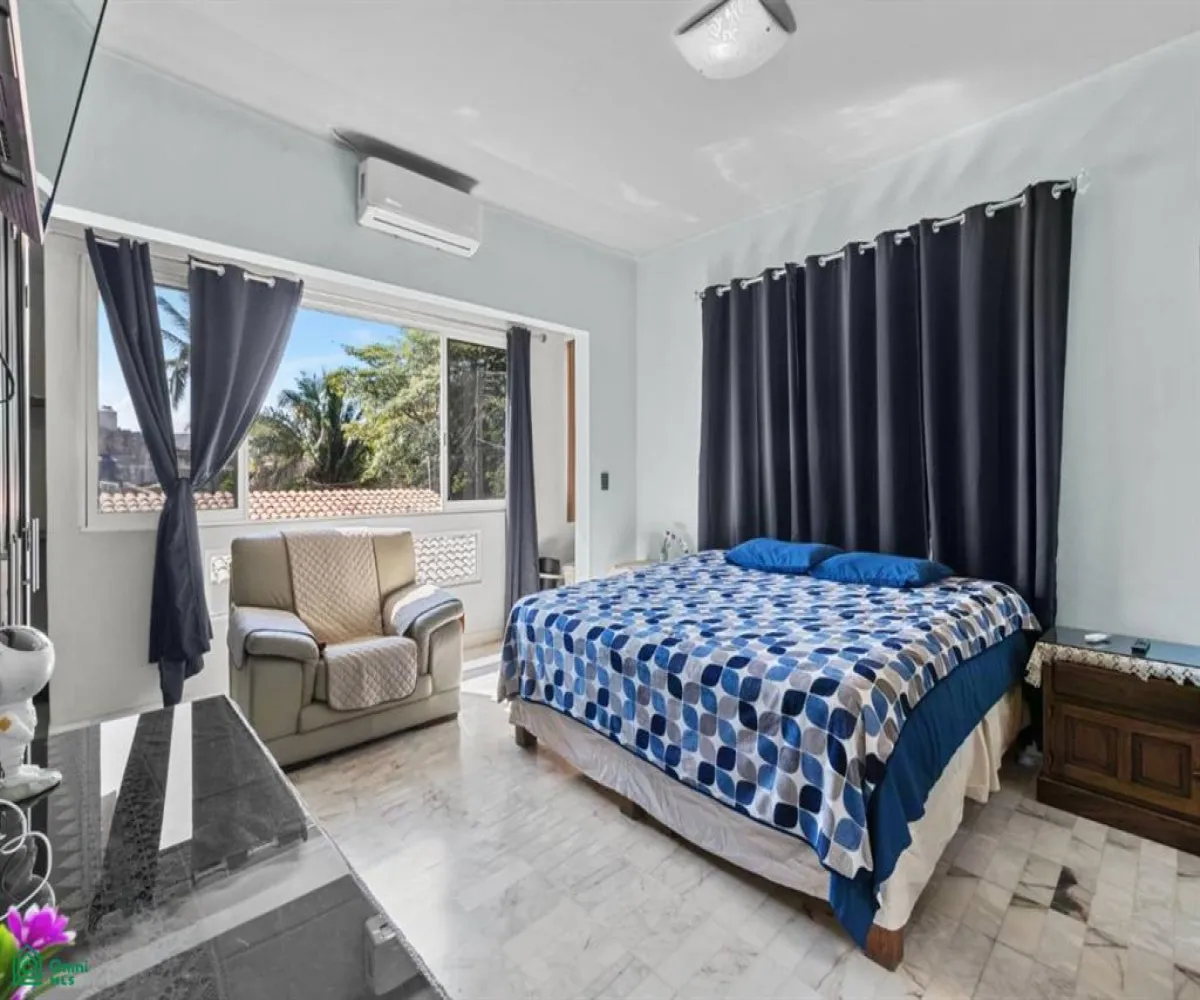 En Venta,Versalles,Privada Merida 103, Puerto Vallarta, Jalisco 48310, 5 Habitaciones,7 Baños,Privada Merida,MX24748027