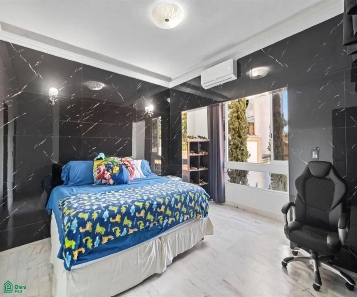 En Venta,Versalles,Privada Merida 103, Puerto Vallarta, Jalisco 48310, 5 Habitaciones,7 Baños,Privada Merida,MX24748027