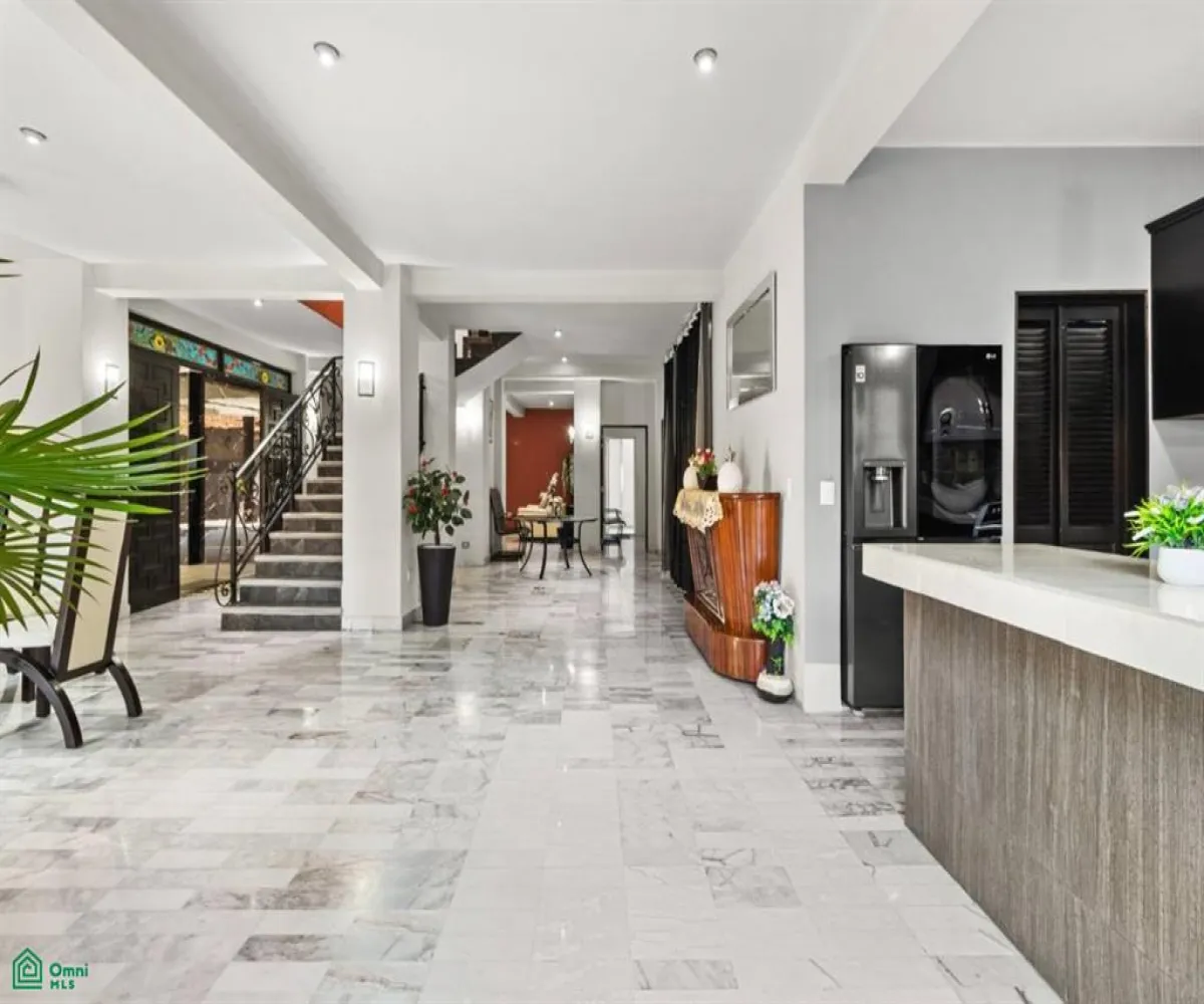 En Venta,Versalles,Privada Merida 103, Puerto Vallarta, Jalisco 48310, 5 Habitaciones,7 Baños,Privada Merida,MX24748027