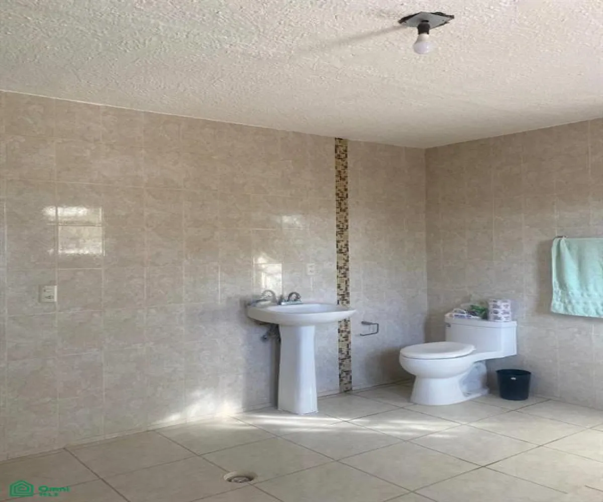 En Venta,Santa Lucia,Arista 1650, Zapopan, Jalisco 45200, 4 Habitaciones,2 Baños,Arista,2,MX24783936