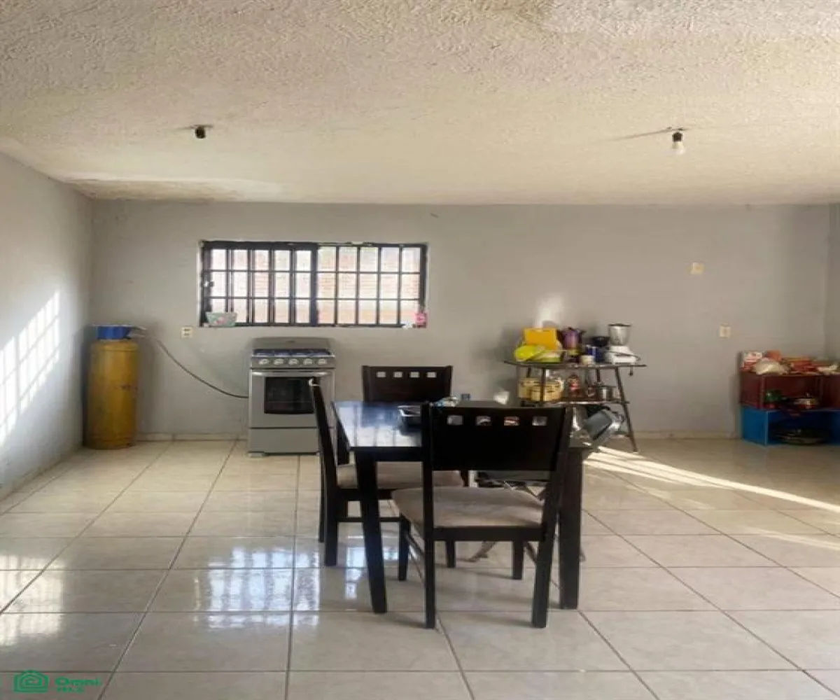 En Venta,Santa Lucia,Arista 1650, Zapopan, Jalisco 45200, 4 Habitaciones,2 Baños,Arista,2,MX24783936