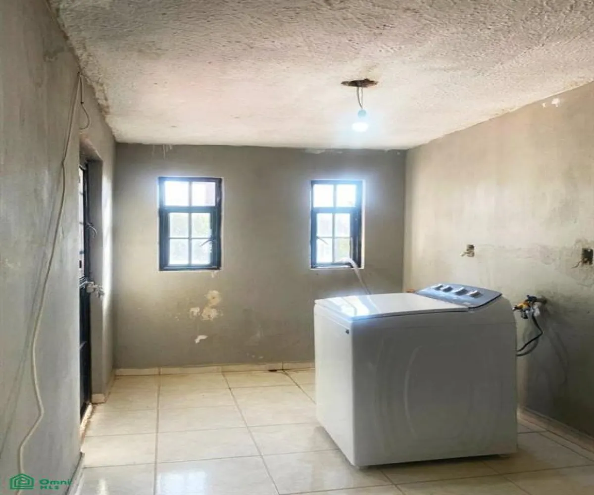 En Venta,Santa Lucia,Arista 1650, Zapopan, Jalisco 45200, 4 Habitaciones,2 Baños,Arista,2,MX24783936