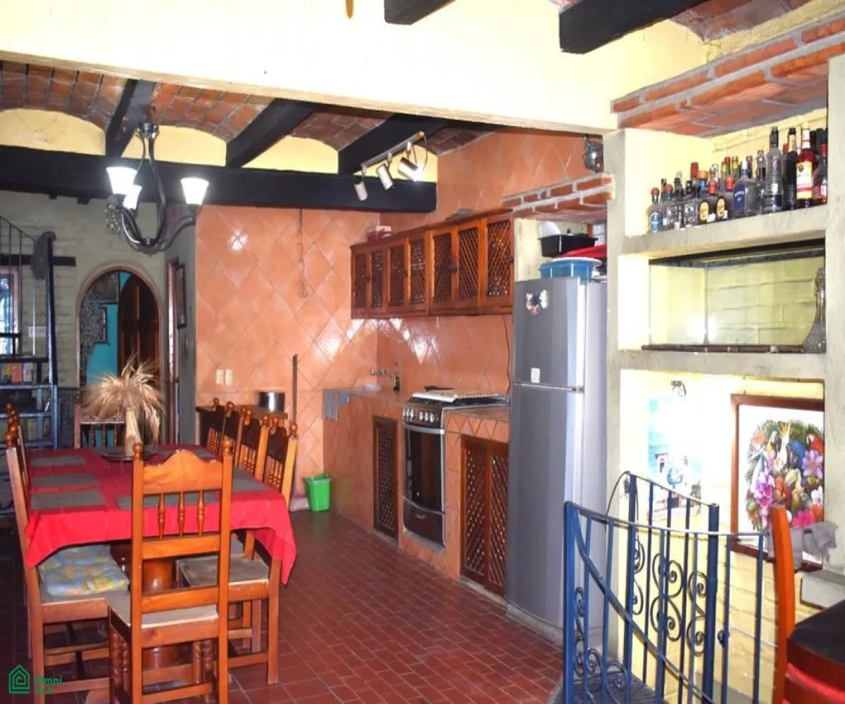 En Venta,Emiliano Zapata,Basilio Badillo 419, Puerto Vallarta, Jalisco 48380, 5 Habitaciones,5 Baños,Basilio Badillo,3,MX24802994