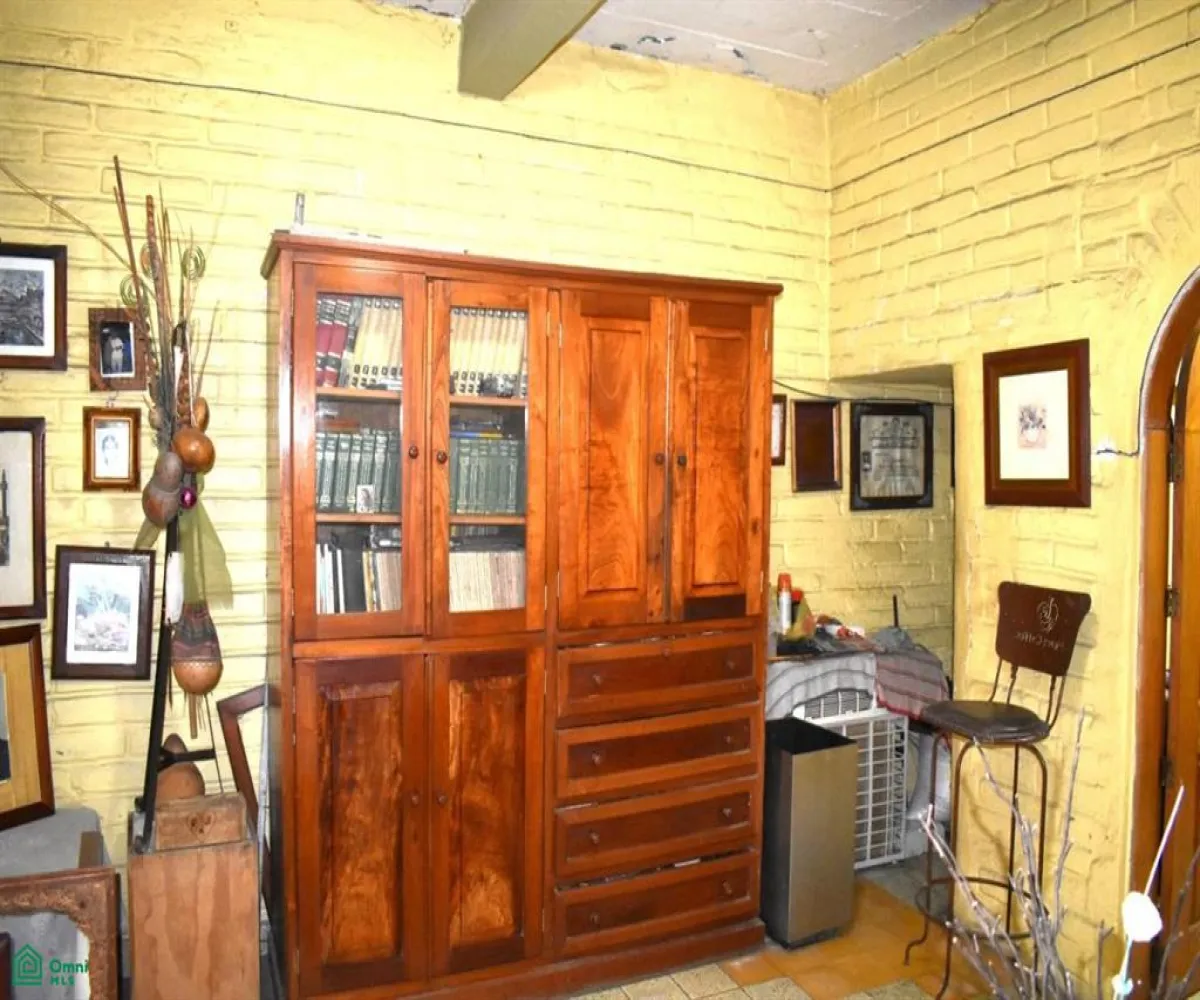 En Venta,Emiliano Zapata,Basilio Badillo 419, Puerto Vallarta, Jalisco 48380, 5 Habitaciones,5 Baños,Basilio Badillo,3,MX24802994