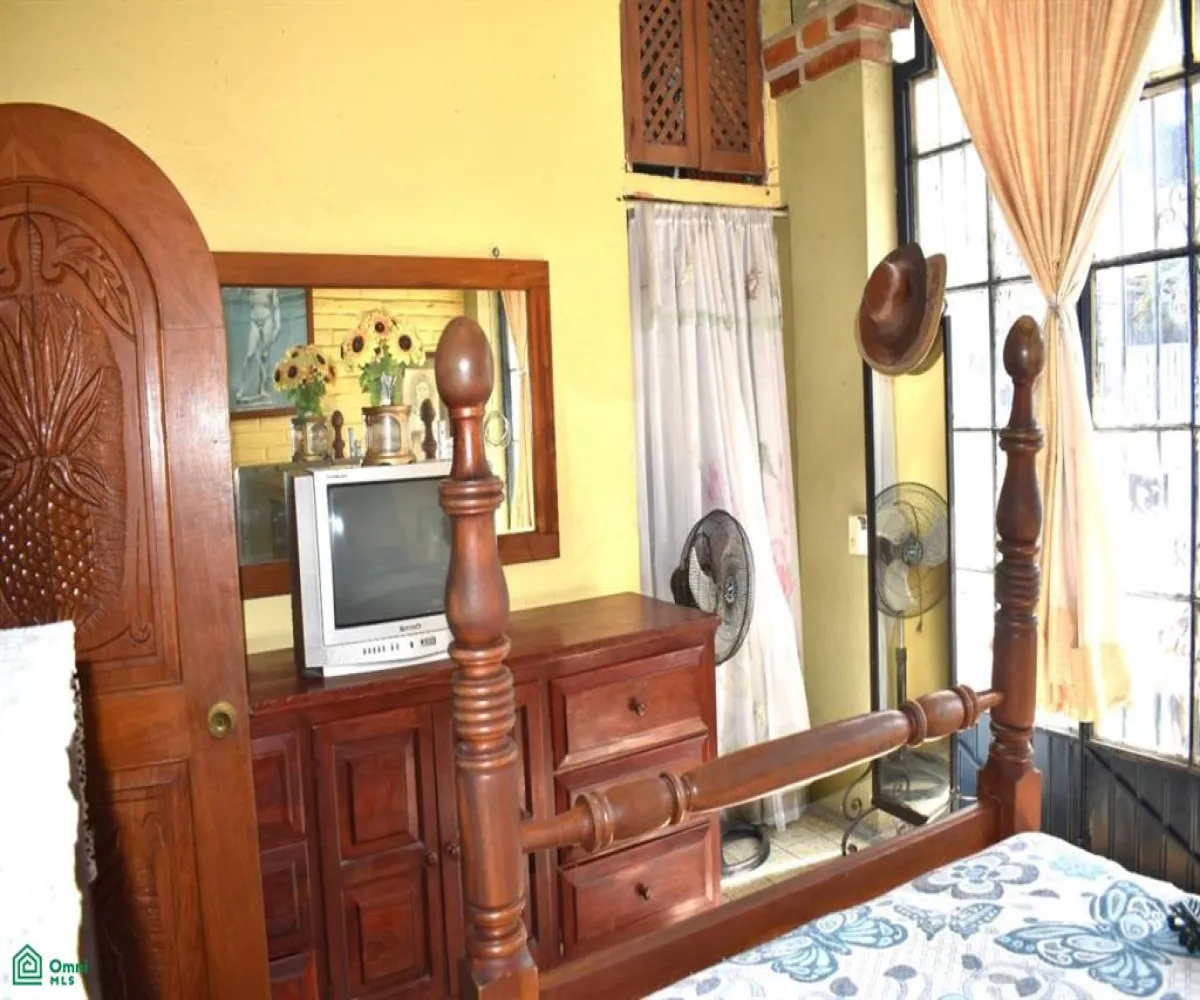 En Venta,Emiliano Zapata,Basilio Badillo 419, Puerto Vallarta, Jalisco 48380, 5 Habitaciones,5 Baños,Basilio Badillo,3,MX24802994