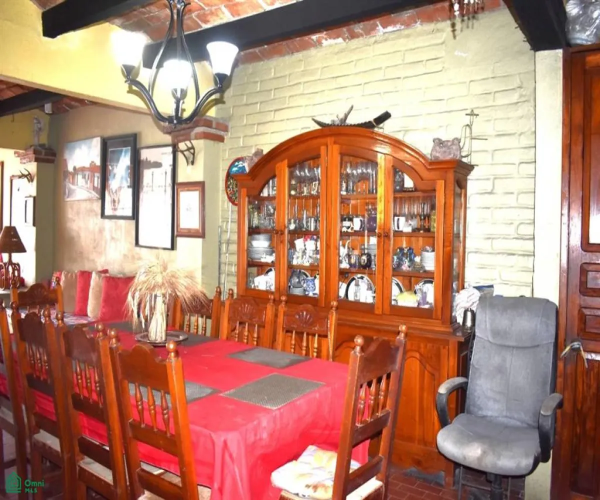 En Venta,Emiliano Zapata,Basilio Badillo 419, Puerto Vallarta, Jalisco 48380, 5 Habitaciones,5 Baños,Basilio Badillo,3,MX24802994