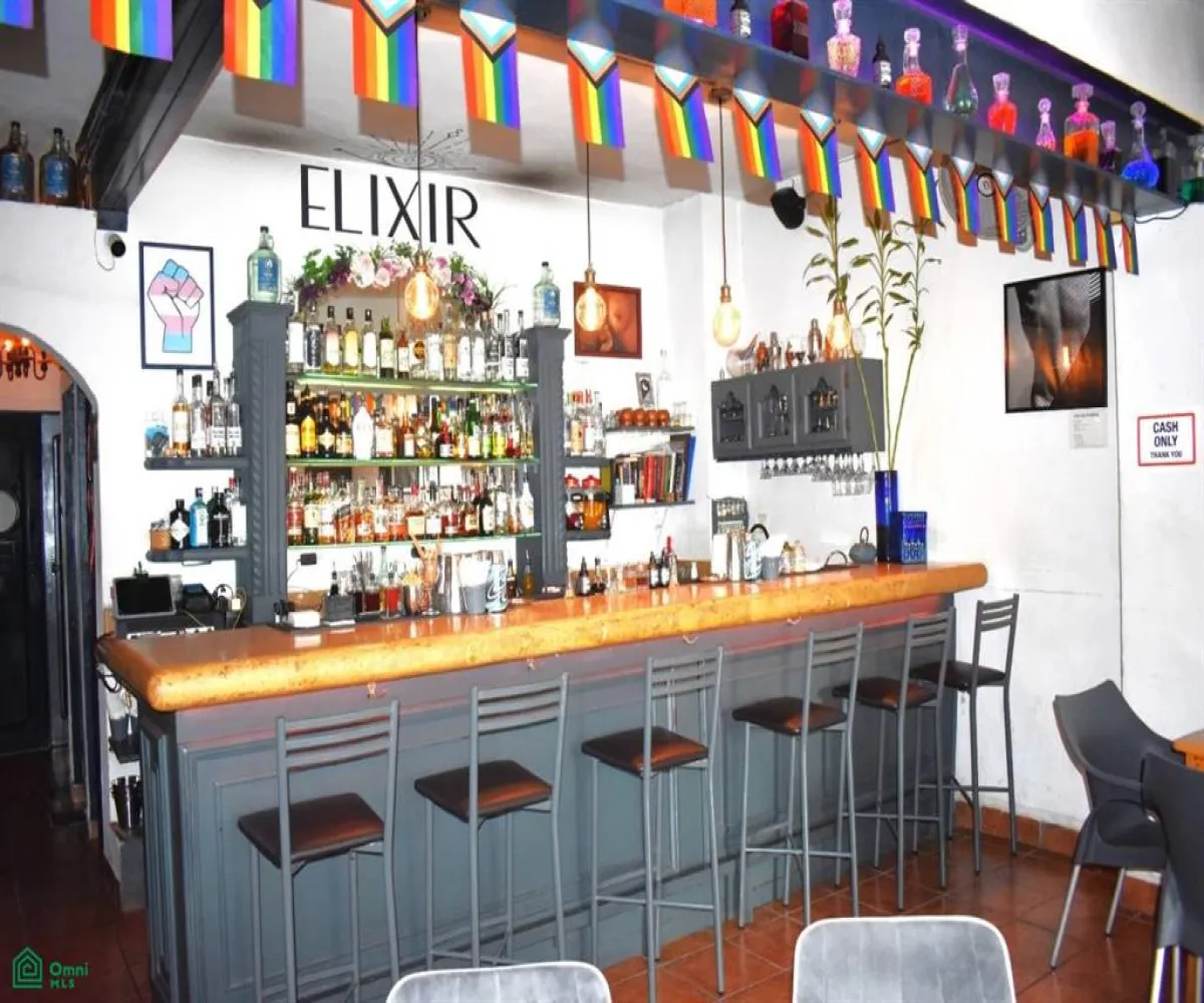 En Venta,Emiliano Zapata,Basilio Badillo 419, Puerto Vallarta, Jalisco 48380, 5 Habitaciones,5 Baños,Basilio Badillo,3,MX24802994