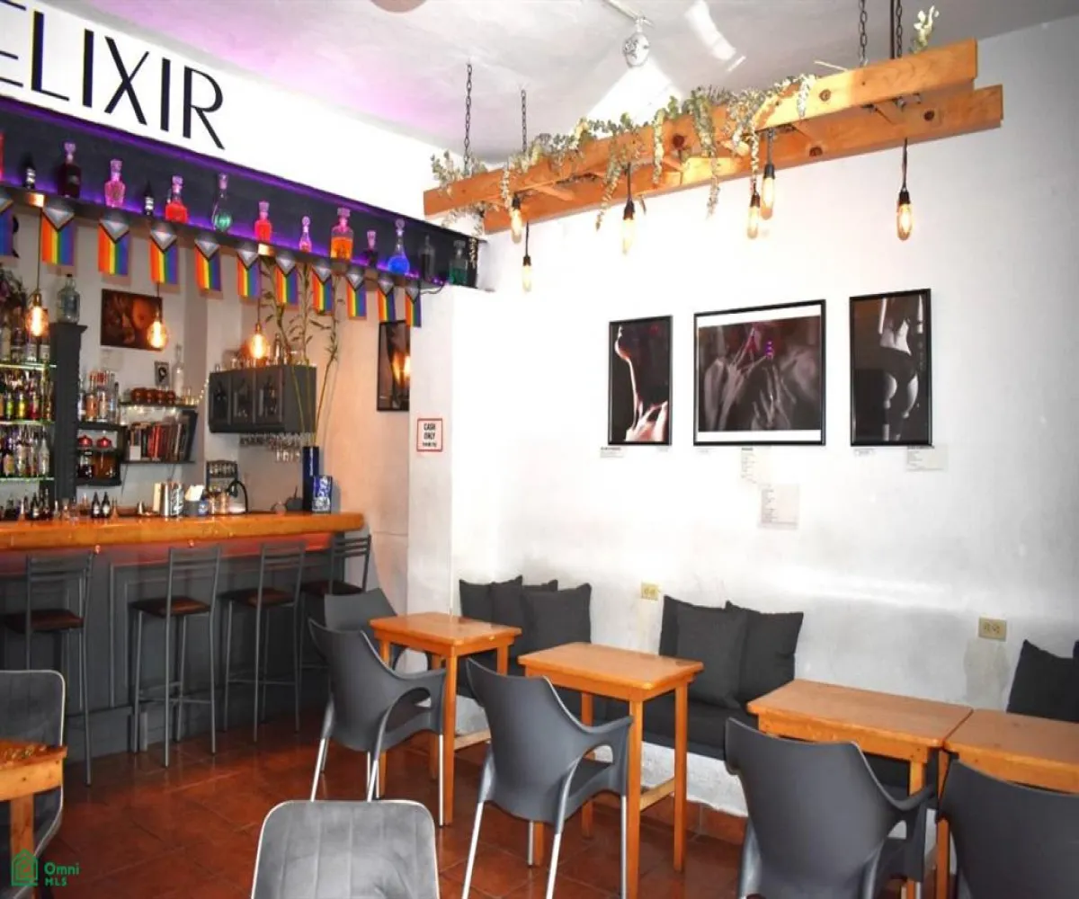 En Venta,Emiliano Zapata,Basilio Badillo 419, Puerto Vallarta, Jalisco 48380, 5 Habitaciones,5 Baños,Basilio Badillo,3,MX24802994