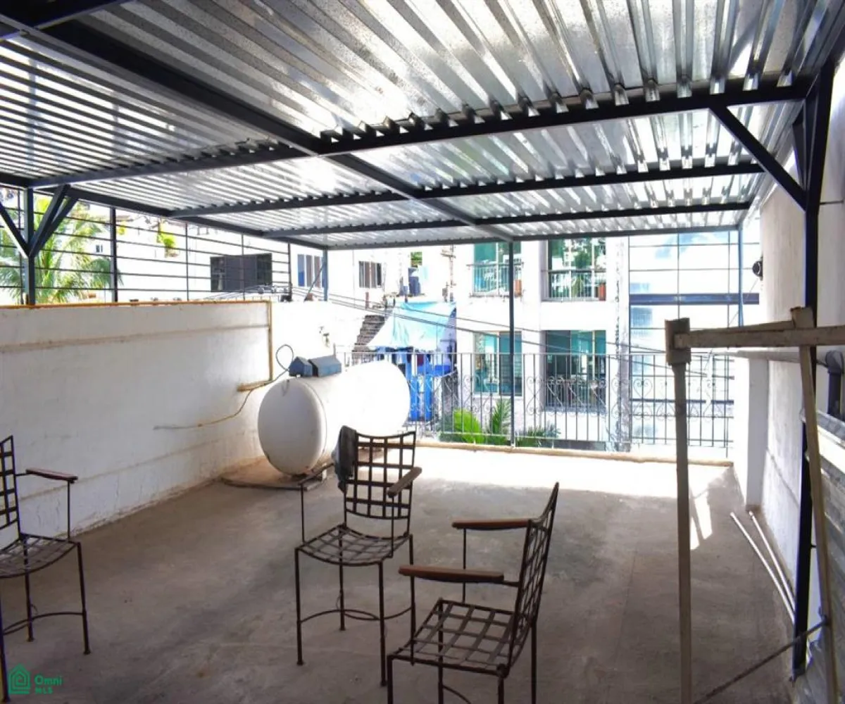 En Venta,Emiliano Zapata,Basilio Badillo 419, Puerto Vallarta, Jalisco 48380, 5 Habitaciones,5 Baños,Basilio Badillo,3,MX24802994