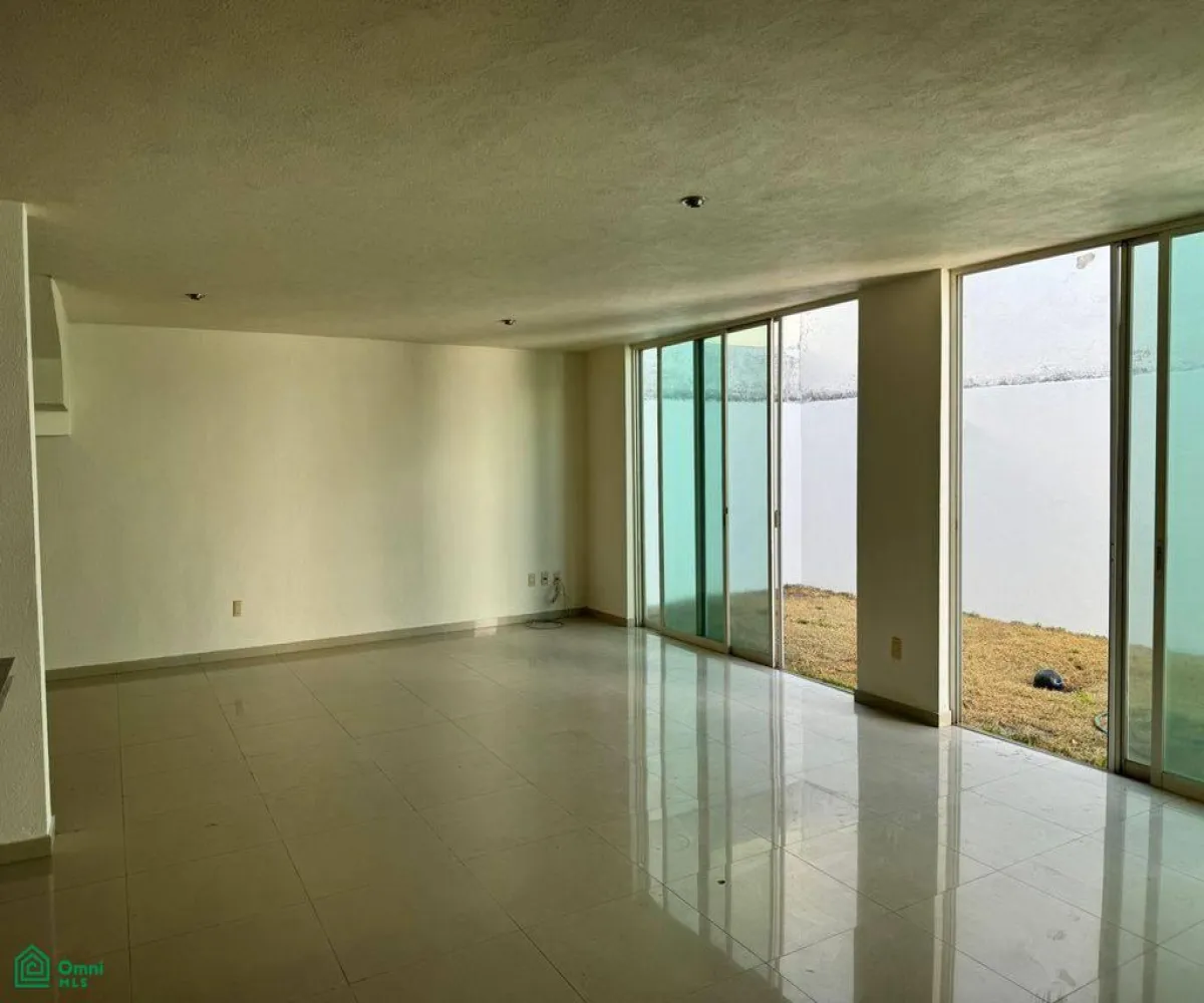 En Venta,Altamira,Av- aviacion 3905, Zapopan, Jalisco 45160, 3 Habitaciones,3 Baños,Av- aviacion,2,MX24855278