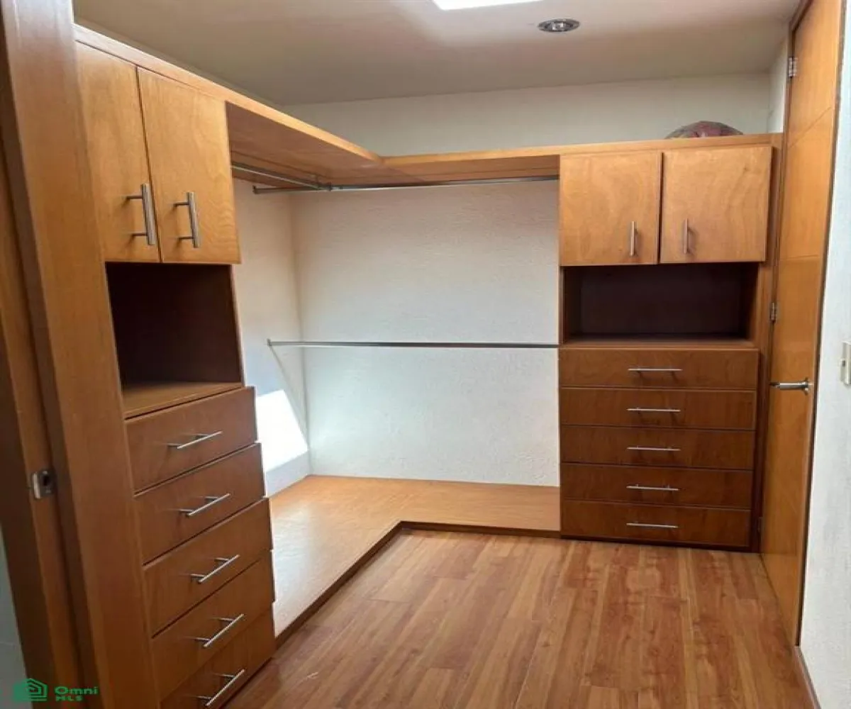 En Venta,Altamira,Av- aviacion 3905, Zapopan, Jalisco 45160, 3 Habitaciones,3 Baños,Av- aviacion,2,MX24855278