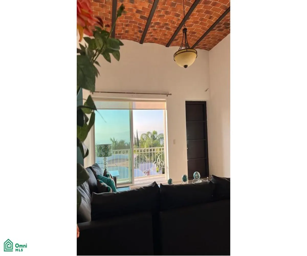 En Venta,Chulavista,La Paz 114, Chapala, Jalisco 45907, 9 Habitaciones,6 Baños,La Paz,MX24858091