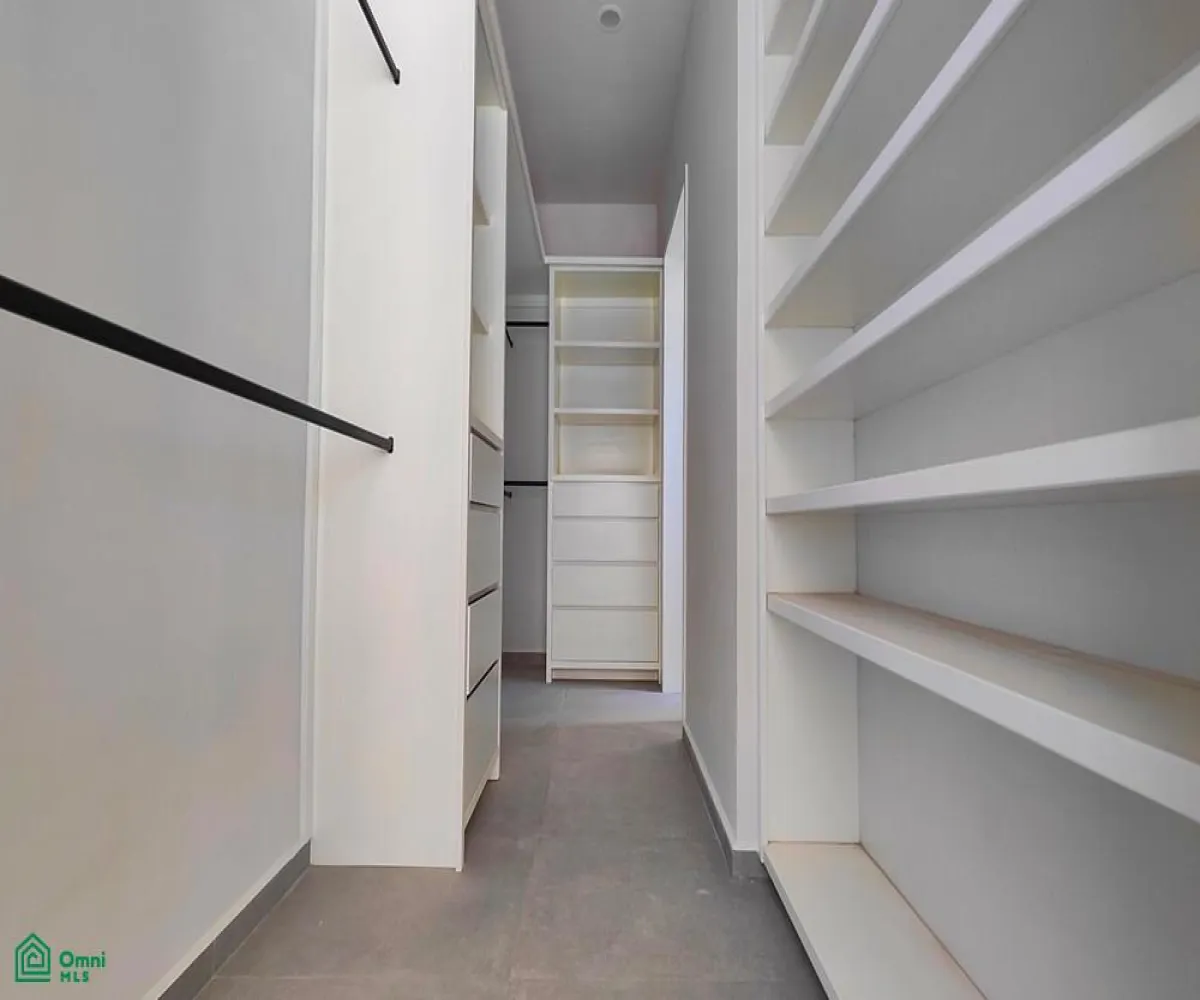 En Venta,Los Pinos Campestre,privada lorenzo barcelata 7302, Zapopan, Jalisco 45239, 4 Habitaciones,3 Baños,privada lorenzo barcelata,3,MX24858093