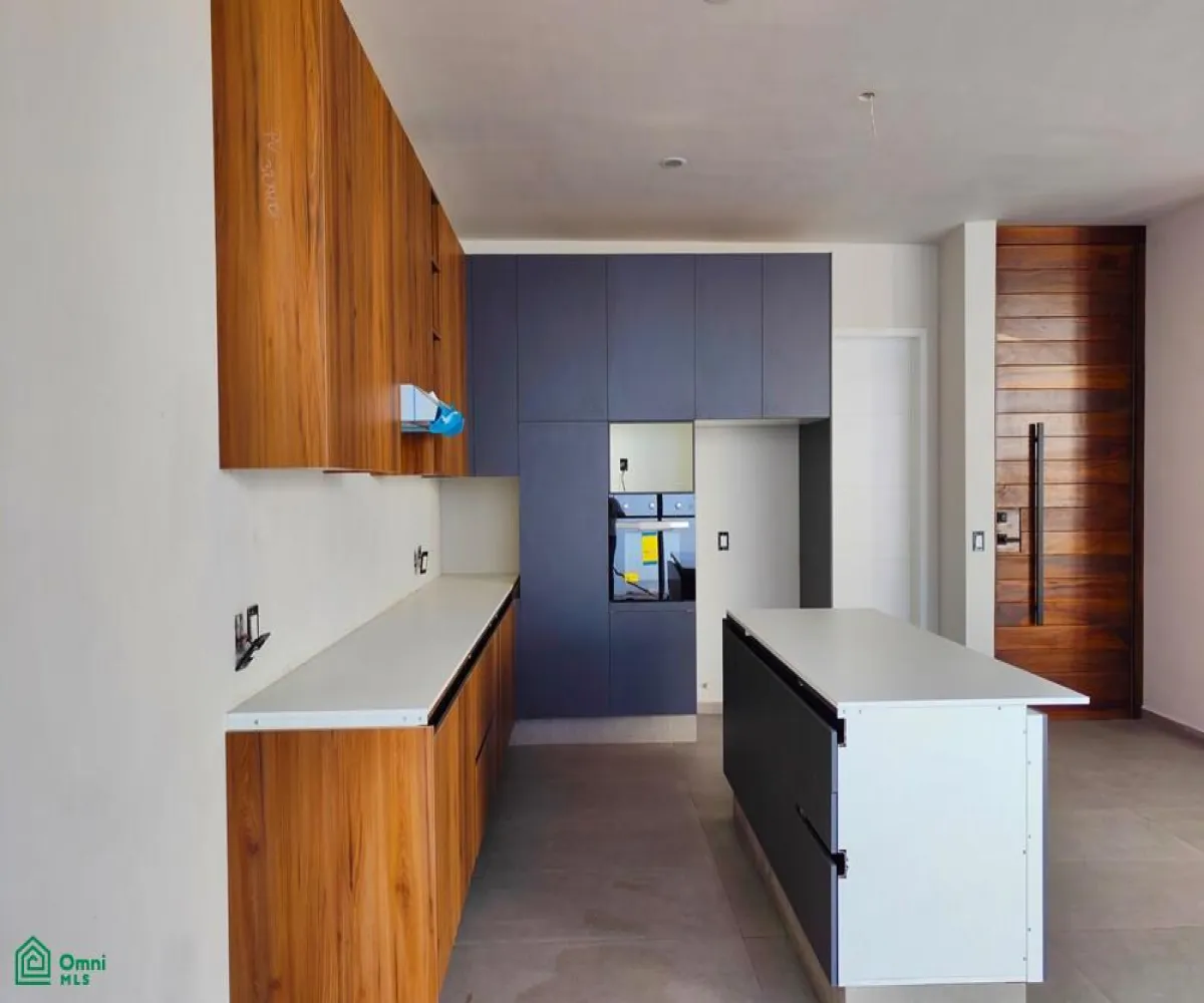 En Venta,Los Pinos Campestre,privada lorenzo barcelata 7302, Zapopan, Jalisco 45239, 4 Habitaciones,3 Baños,privada lorenzo barcelata,3,MX24858093