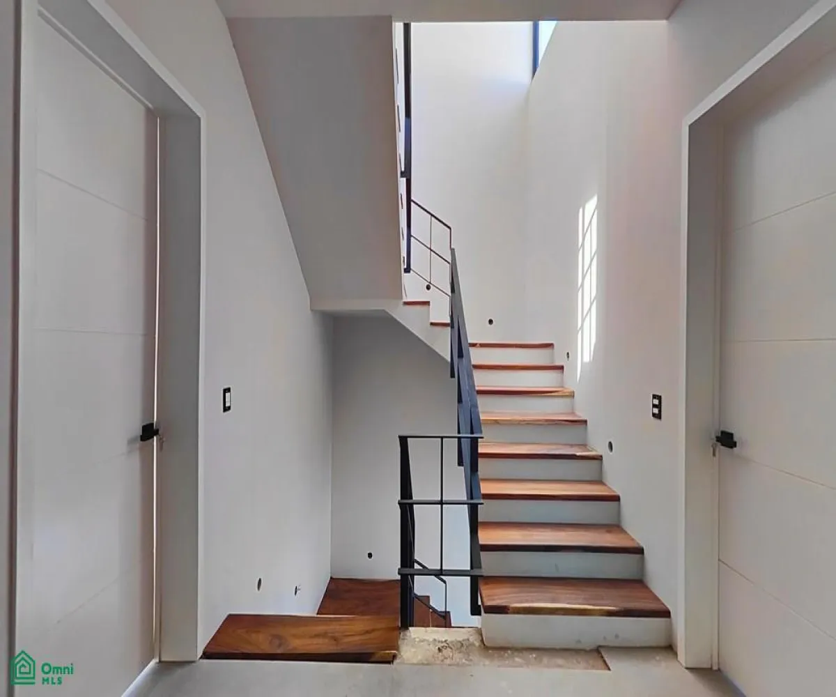 En Venta,Los Pinos Campestre,privada lorenzo barcelata 7302, Zapopan, Jalisco 45239, 4 Habitaciones,3 Baños,privada lorenzo barcelata,3,MX24858093