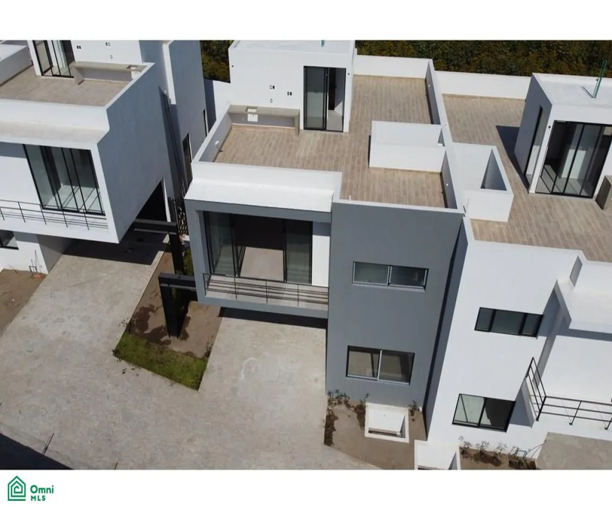 En Venta,Los Pinos Campestre,privada lorenzo barcelata 7302, Zapopan, Jalisco 45239, 4 Habitaciones,3 Baños,privada lorenzo barcelata,3,MX24858093