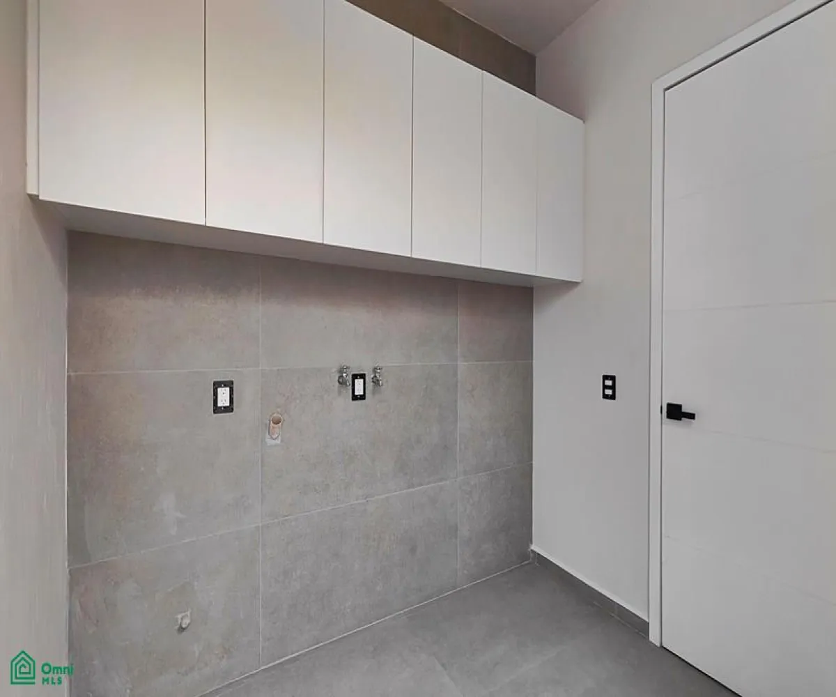 En Venta,Los Pinos Campestre,privada lorenzo barcelata 7302, Zapopan, Jalisco 45239, 4 Habitaciones,3 Baños,privada lorenzo barcelata,3,MX24858093