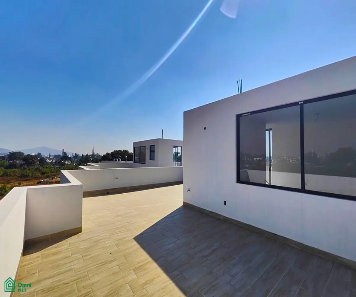 En Venta,Los Pinos Campestre,privada lorenzo barcelata 7302, Zapopan, Jalisco 45239, 4 Habitaciones,3 Baños,privada lorenzo barcelata,3,MX24858093