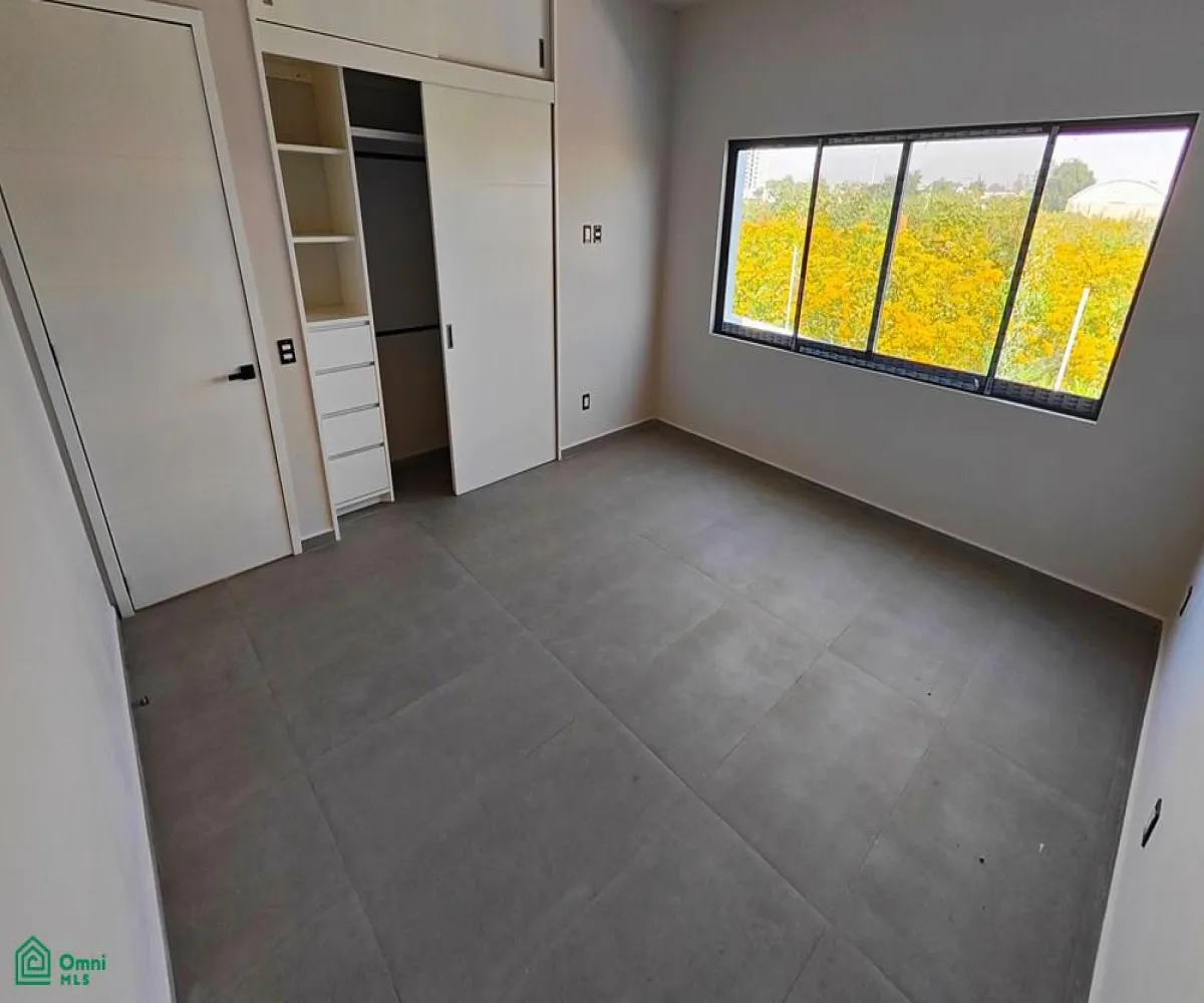 En Venta,Los Pinos Campestre,privada lorenzo barcelata 7302, Zapopan, Jalisco 45239, 4 Habitaciones,3 Baños,privada lorenzo barcelata,3,MX24858093