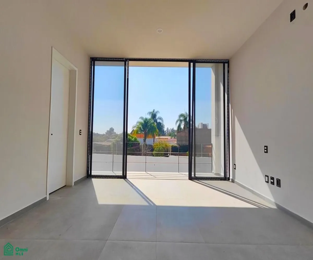 En Venta,Los Pinos Campestre,privada lorenzo barcelata 7302, Zapopan, Jalisco 45239, 4 Habitaciones,3 Baños,privada lorenzo barcelata,3,MX24858093