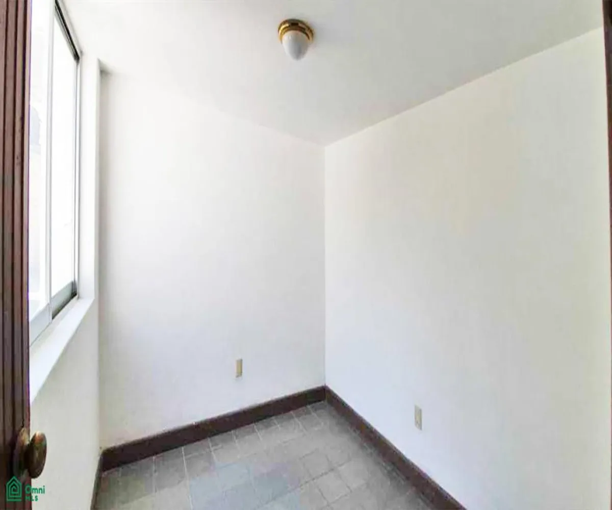 En Venta,Vallarta Poniente,Mazamitla 2991, Guadalajara, Jalisco 44110, 6 Habitaciones,3 Baños,Mazamitla,3,MX2527072