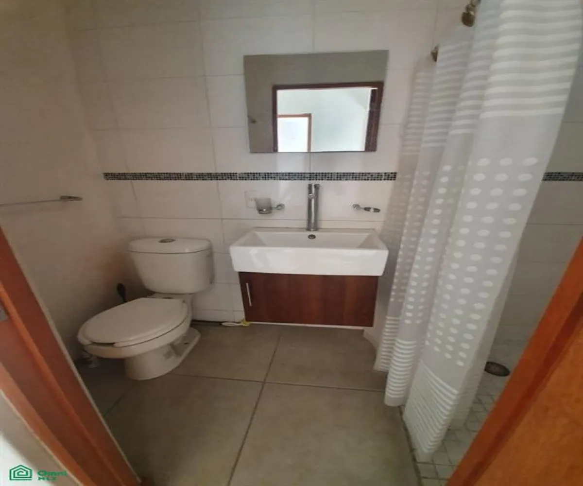 En Venta,Parques del Bosque,Calle del Bosque 357, Tlaquepaque, Jalisco 45609, 3 Habitaciones,2 Baños,Calle del Bosque,2,MX25626810 En Venta,Parques del Bosque,Calle del Bosque 357, Tlaquepaque, Jalisco 45609, 3 Habitaciones,2 Baños,Calle del Bosque,2,MX25626810