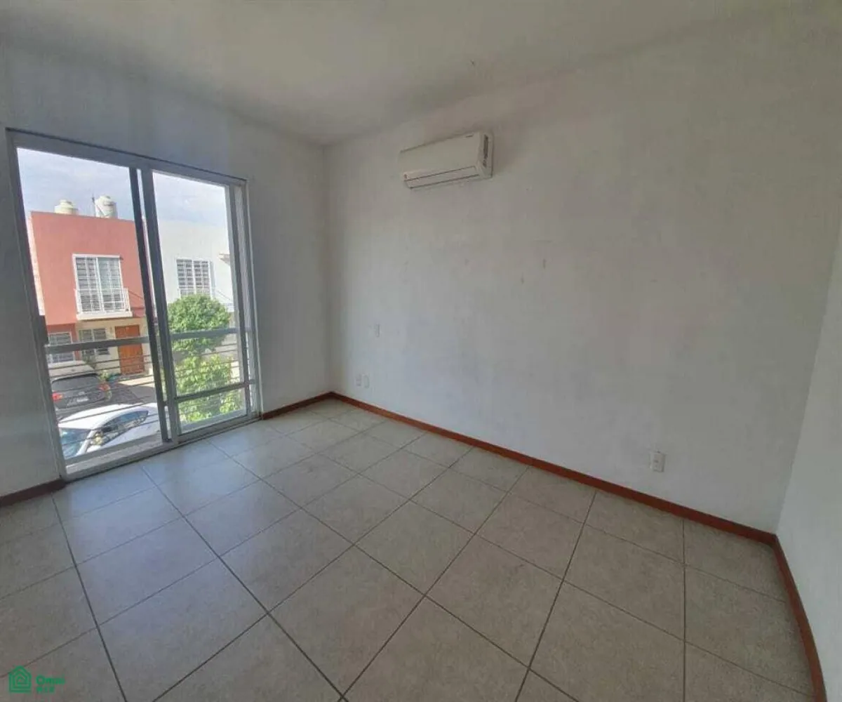 En Venta,Parques del Bosque,Calle del Bosque 357, Tlaquepaque, Jalisco 45609, 3 Habitaciones,2 Baños,Calle del Bosque,2,MX25626810 En Venta,Parques del Bosque,Calle del Bosque 357, Tlaquepaque, Jalisco 45609, 3 Habitaciones,2 Baños,Calle del Bosque,2,MX25626810