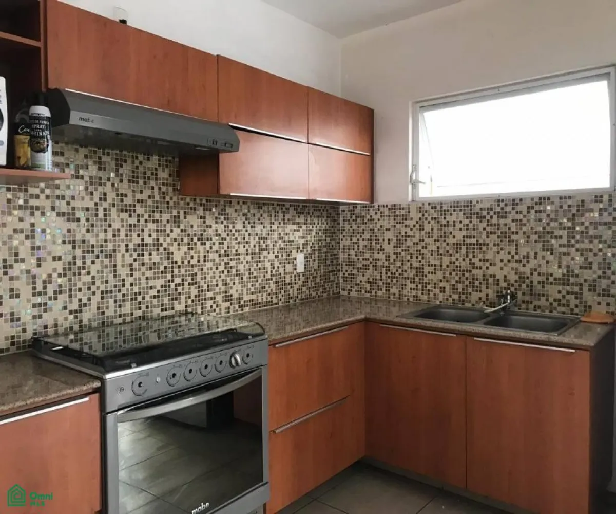 En Venta,Parques del Bosque,Calle del Bosque 357, Tlaquepaque, Jalisco 45609, 3 Habitaciones,2 Baños,Calle del Bosque,2,MX25626810 En Venta,Parques del Bosque,Calle del Bosque 357, Tlaquepaque, Jalisco 45609, 3 Habitaciones,2 Baños,Calle del Bosque,2,MX25626810