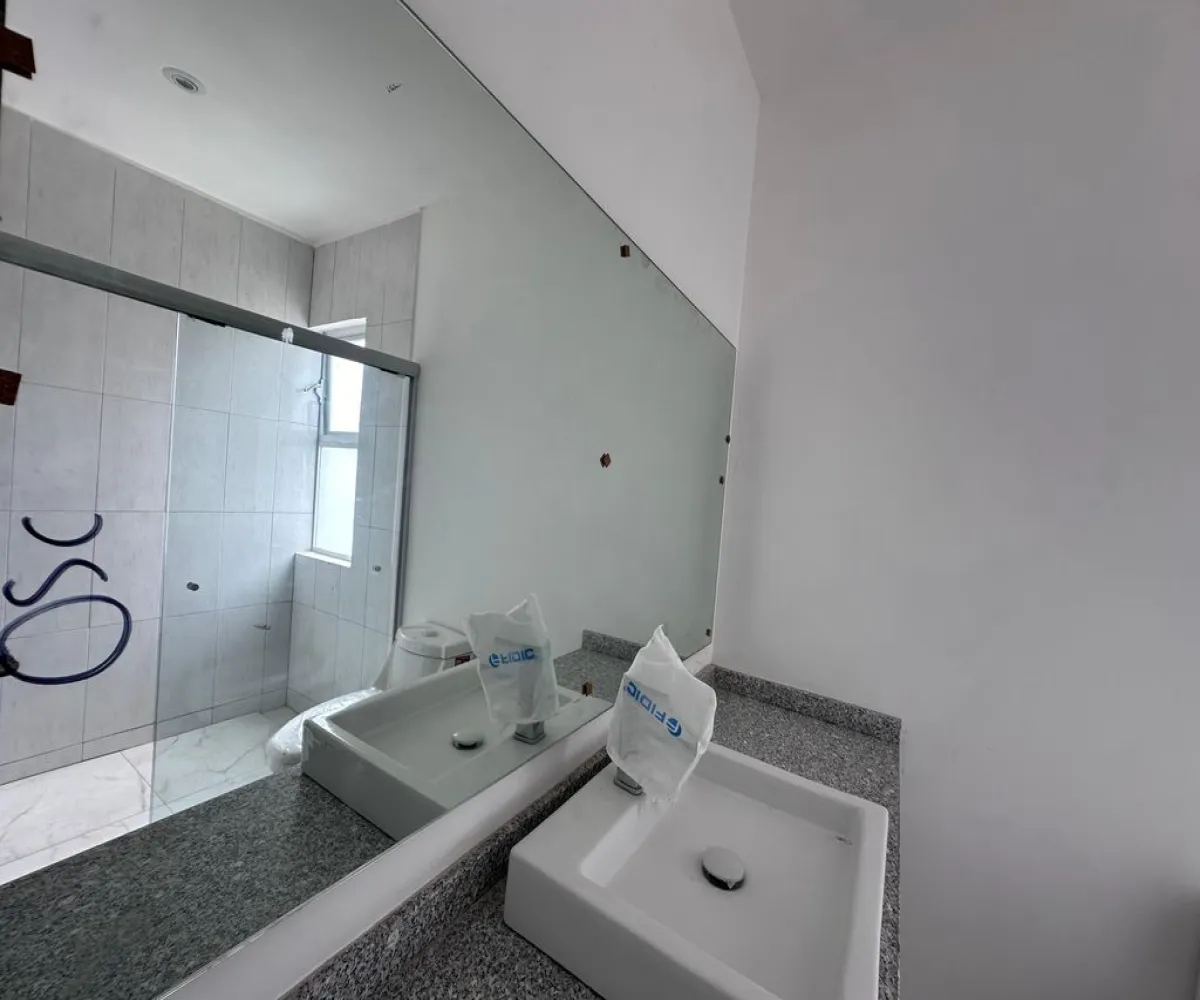 Casa En Venta,Los Robles,Avenida Doctor Angel Leaño 1305, Zapopan, Jalisco 45134, 3 Habitaciones,3 Baños,Avenida Doctor Angel Leaño,3,pXB5jBQ