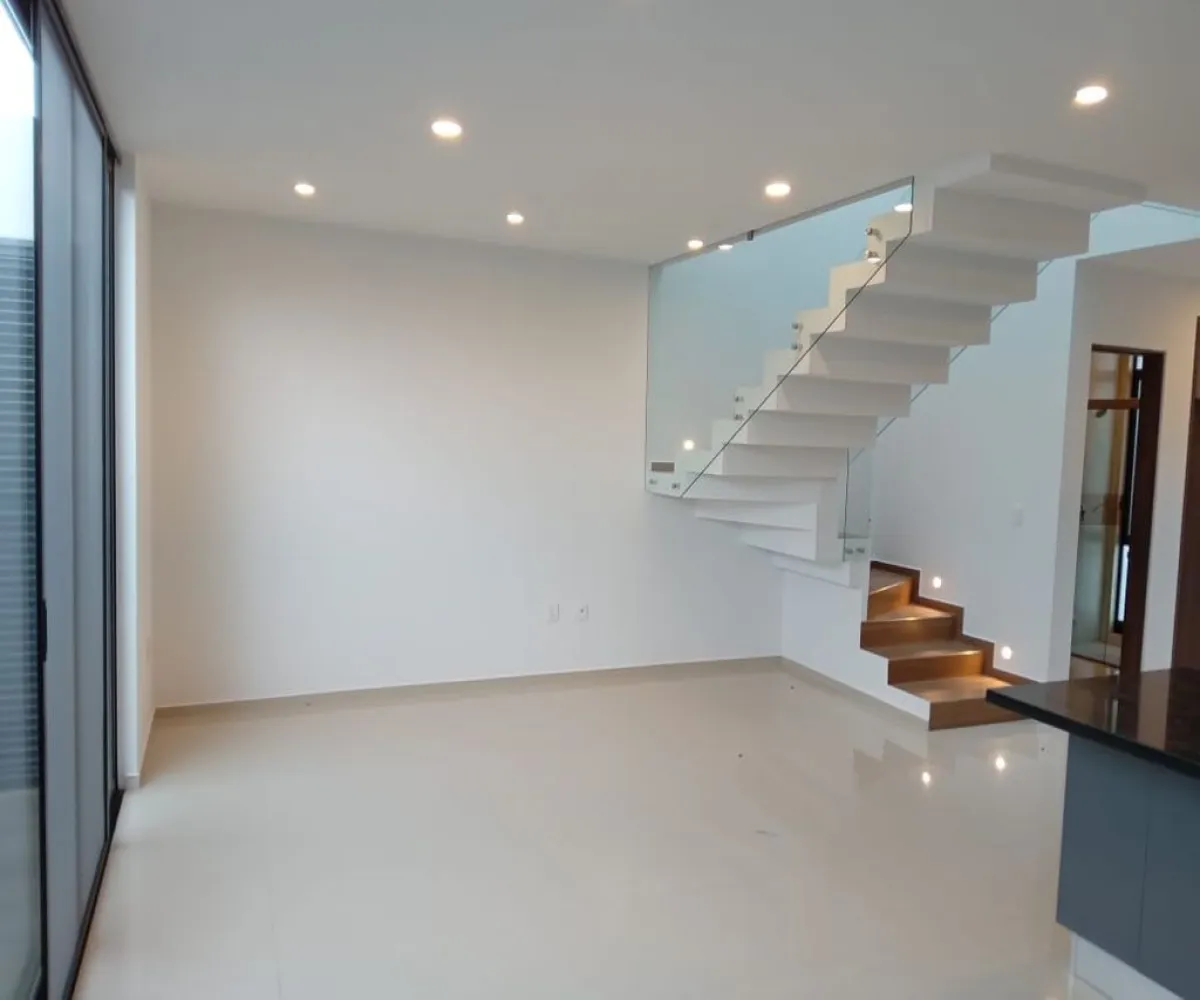 Casa En Venta,CAPITAL NORTE,Av E 923, Zapopan, Jalisco 45134, 3 Habitaciones,3 Baños,Av E,1,pij5iWc Casa En Venta,CAPITAL NORTE,Av E 923, Zapopan, Jalisco 45134, 3 Habitaciones,3 Baños,Av E,1,pij5iWc