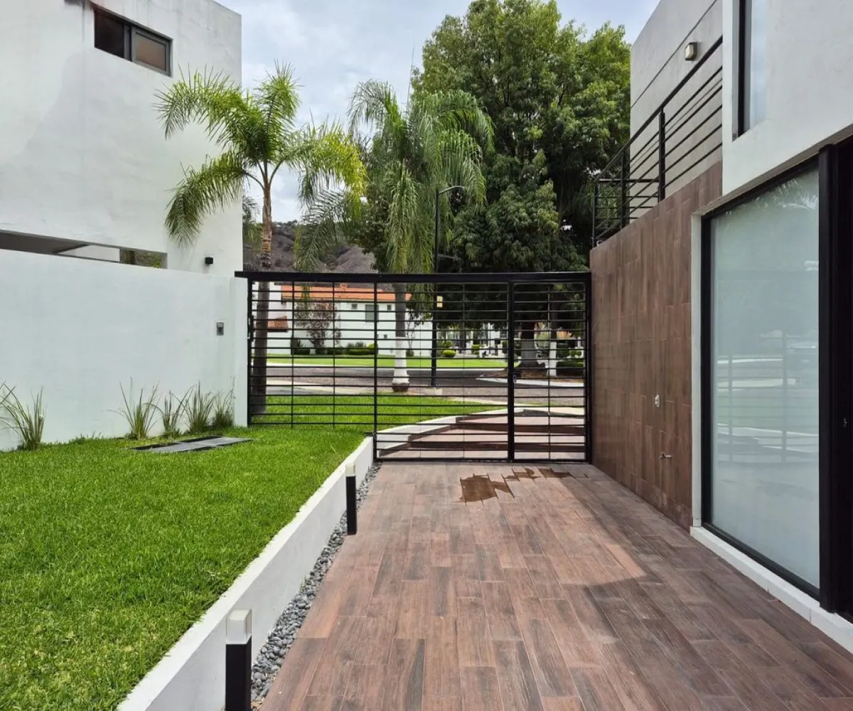 Casa En Venta,Paseo Santa Anita 52, Tlajomulco de Zúñiga, Jalisco 45645, 3 Habitaciones,3 Baños,Paseo Santa Anita,1,p2NkslG