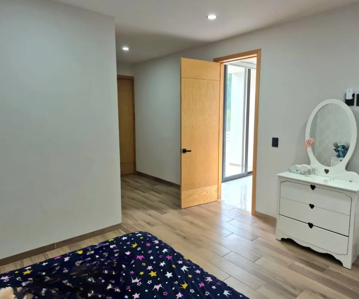 Casa En Venta,Paseo Santa Anita 52, Tlajomulco de Zúñiga, Jalisco 45645, 3 Habitaciones,3 Baños,Paseo Santa Anita,1,p2NkslG