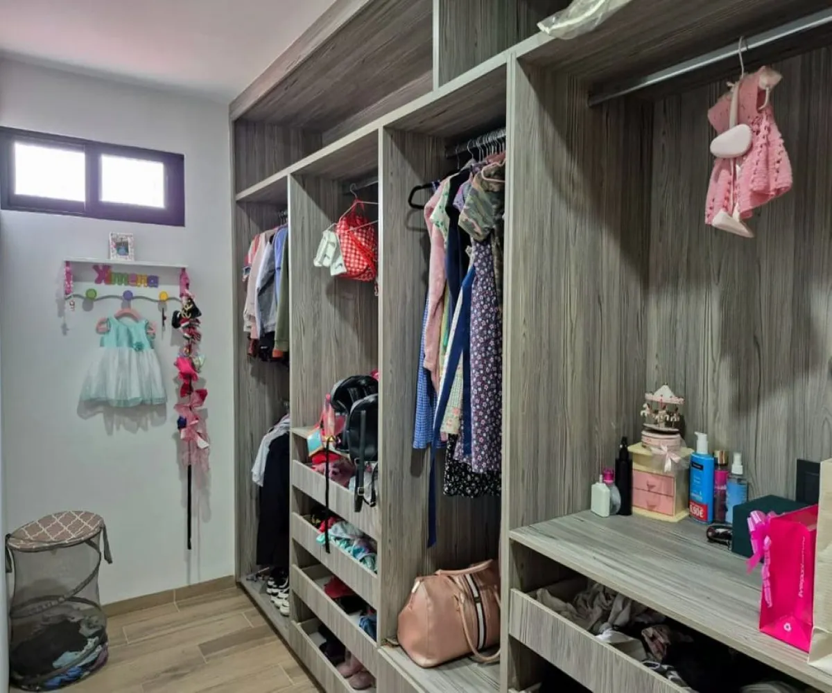 Casa En Venta,Paseo Santa Anita 52, Tlajomulco de Zúñiga, Jalisco 45645, 3 Habitaciones,3 Baños,Paseo Santa Anita,1,p2NkslG