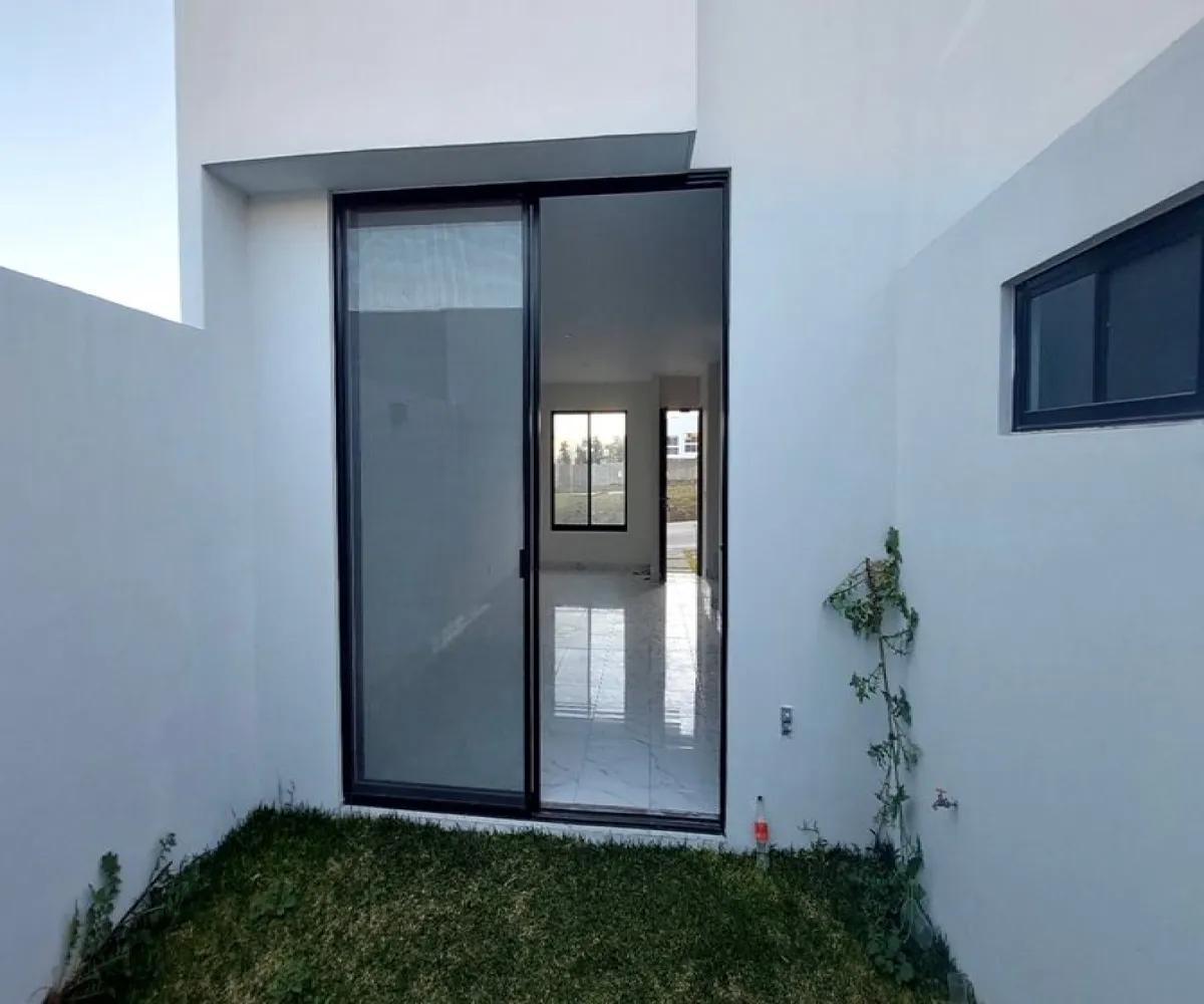 Casa En Venta,Avenida Camino Real a Colima 200, Tlajomulco de Zúñiga, Jalisco 45645, 3 Habitaciones,2 Baños,Avenida Camino Real a Colima,2,phsybDU