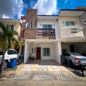 Casa En Venta,Real de Valdepeñas,Avenida Valdepeñas 50 97, Zapopan, Jalisco 45134, 4 Habitaciones,3 Baños,Avenida Valdepeñas,2,pdPBGWc