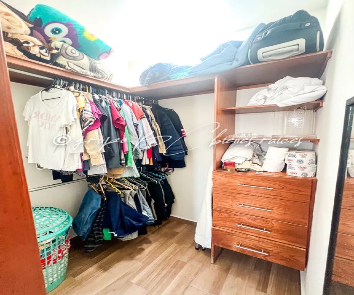 Casa En Venta,Real de Valdepeñas,Avenida Valdepeñas 50 97, Zapopan, Jalisco 45134, 4 Habitaciones,3 Baños,Avenida Valdepeñas,2,pdPBGWc Casa En Venta,Real de Valdepeñas,Avenida Valdepeñas 50 97, Zapopan, Jalisco 45134, 4 Habitaciones,3 Baños,Avenida Valdepeñas,2,pdPBGWc