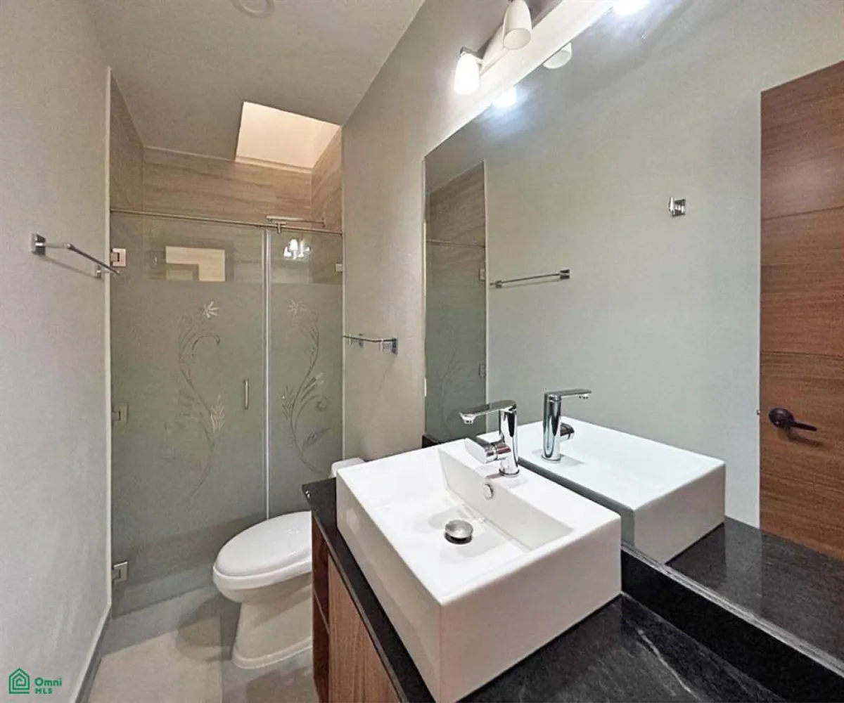 En Venta,Juan Manuel Vallarta,Leo 4137, Zapopan, Jalisco 45120, 5 Habitaciones,5 Baños,Leo,2,MX25668750