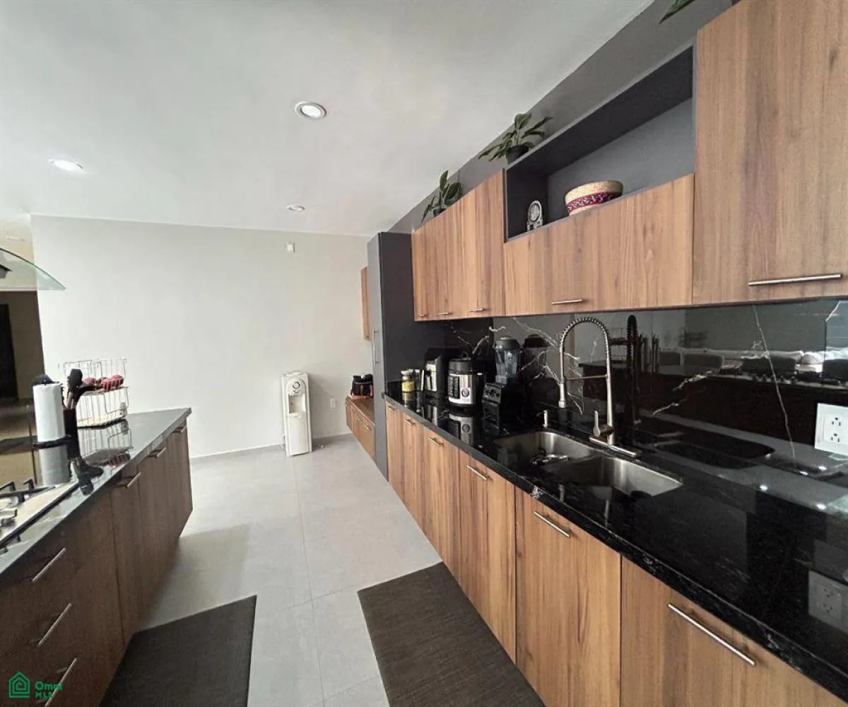 En Venta,Juan Manuel Vallarta,Leo 4137, Zapopan, Jalisco 45120, 5 Habitaciones,5 Baños,Leo,2,MX25668750