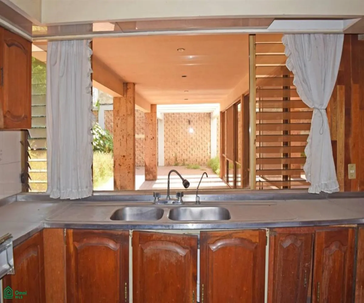 En Venta,Lomas de Guevara,Manuel Acuña 2704, Guadalajara, Jalisco 44657, 5 Habitaciones,5 Baños,Manuel Acuña,2,MX25689881