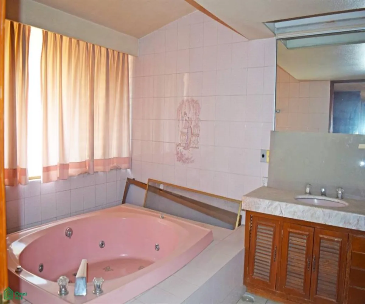 En Venta,Lomas de Guevara,Manuel Acuña 2704, Guadalajara, Jalisco 44657, 5 Habitaciones,5 Baños,Manuel Acuña,2,MX25689881