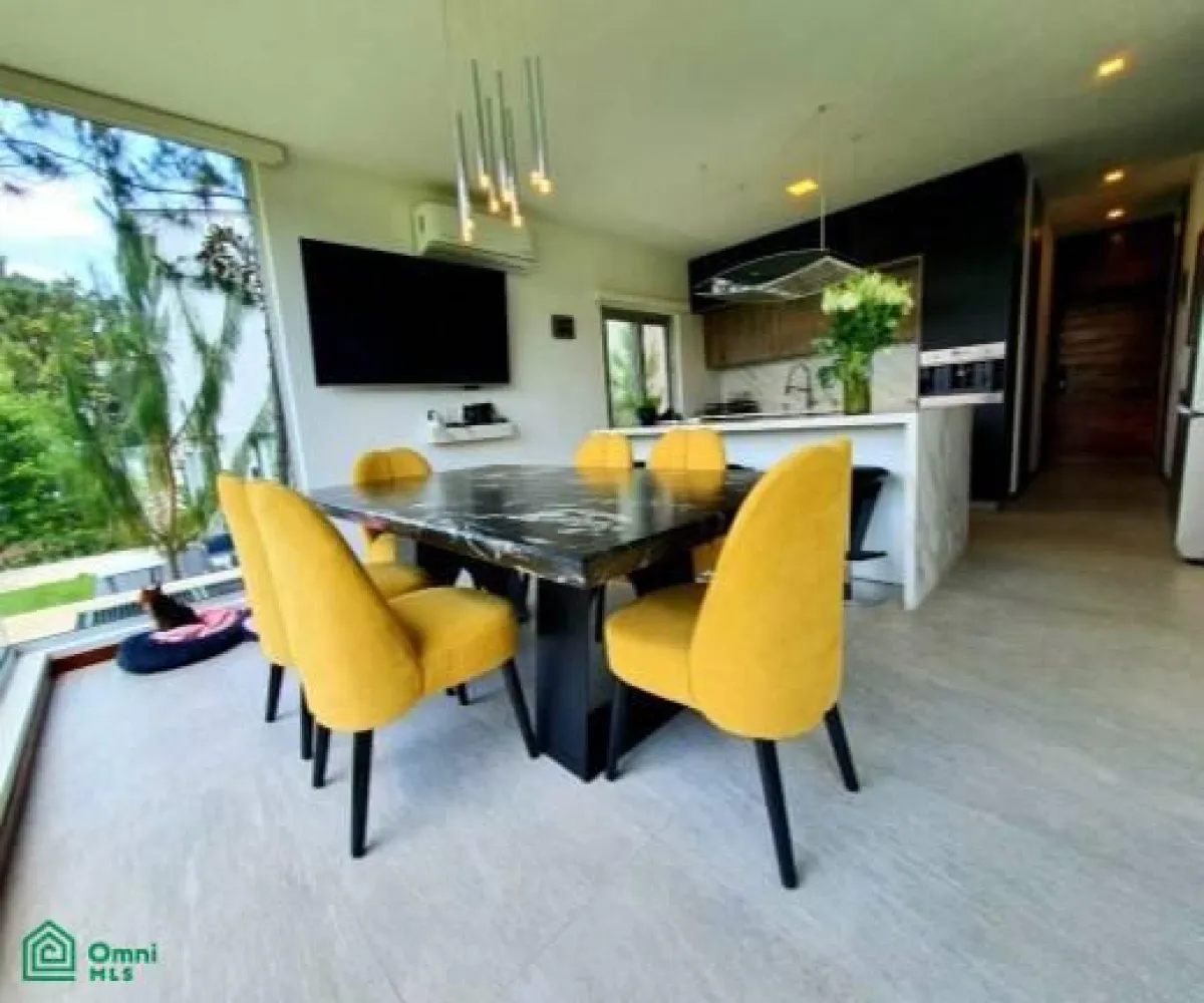 En Venta,Cielo Contry Club,Circuito Jardin del Cielo 588, Tlajomulco de Zuniga, Jalisco 45643, 3 Habitaciones,2 Baños,Circuito Jardin del Cielo,2,MX25865806