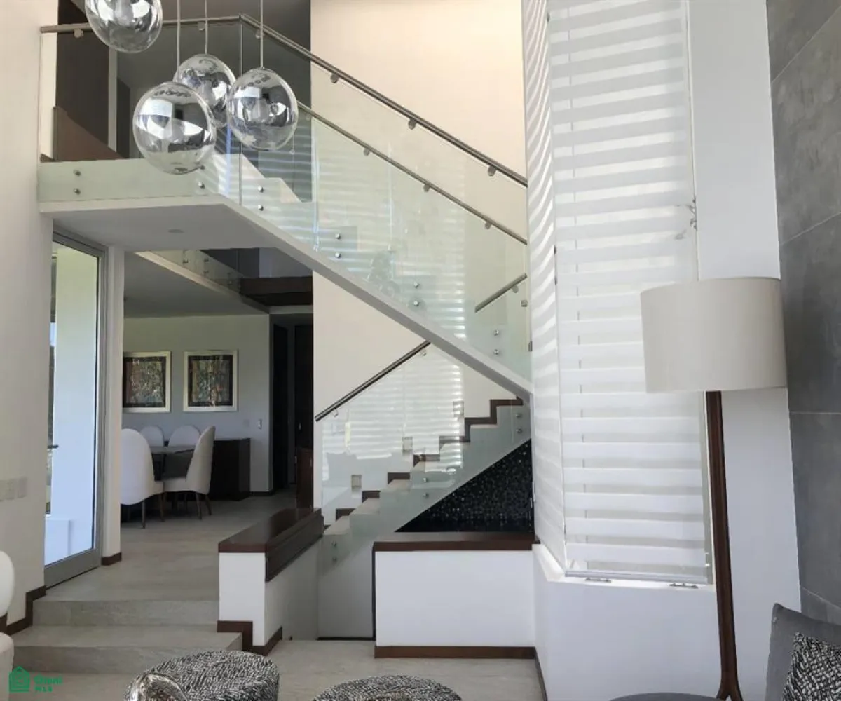 En Venta,Cielo Contry Club,Circuito Jardin del Cielo 588, Tlajomulco de Zuniga, Jalisco 45643, 3 Habitaciones,2 Baños,Circuito Jardin del Cielo,2,MX25865806