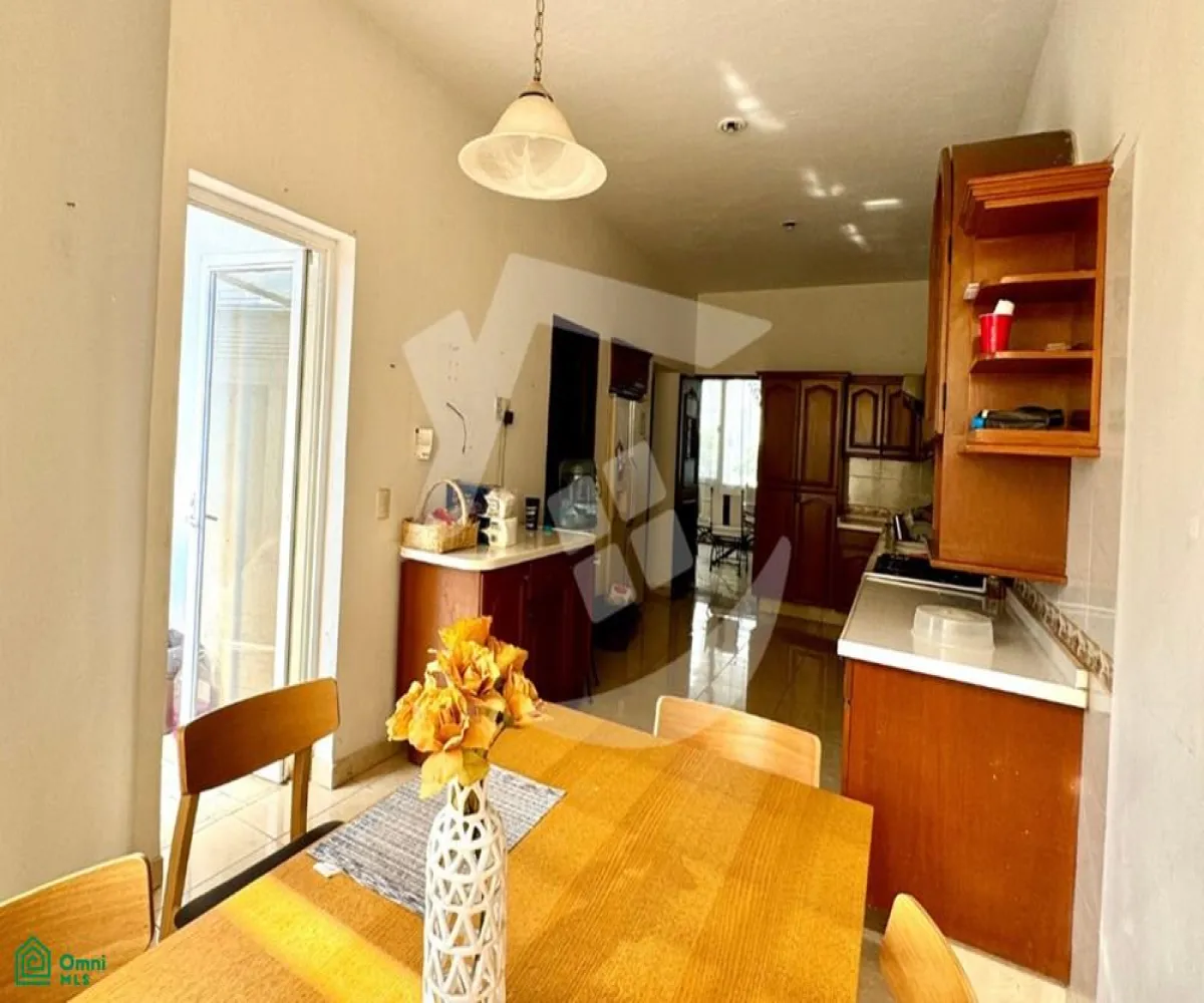 En Venta,Residencial Victoria,Coral 2559, Guadalajara, Jalisco 44540, 5 Habitaciones,7 Baños,Coral,3,MX25866195