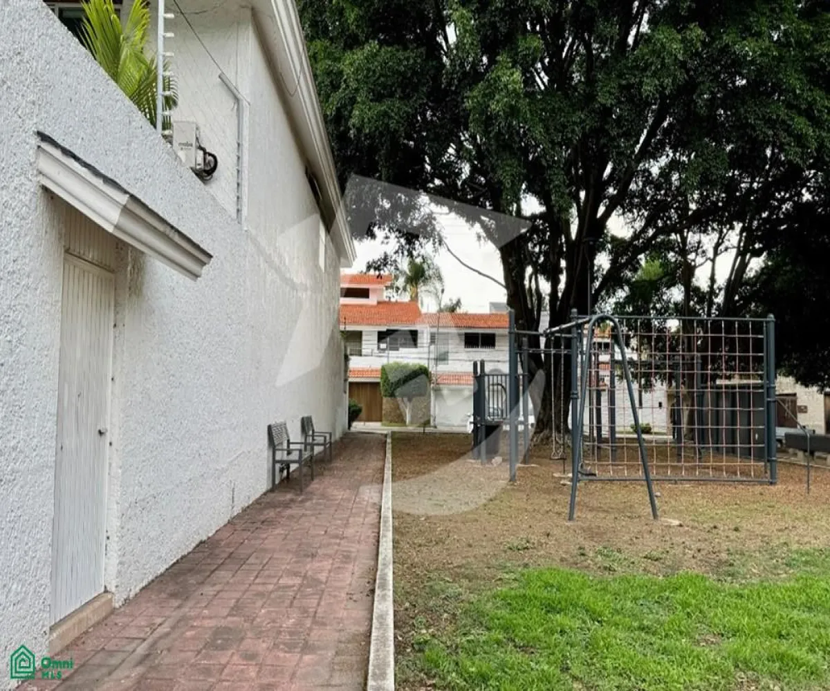 En Venta,Residencial Victoria,Coral 2559, Guadalajara, Jalisco 44540, 5 Habitaciones,7 Baños,Coral,3,MX25866195