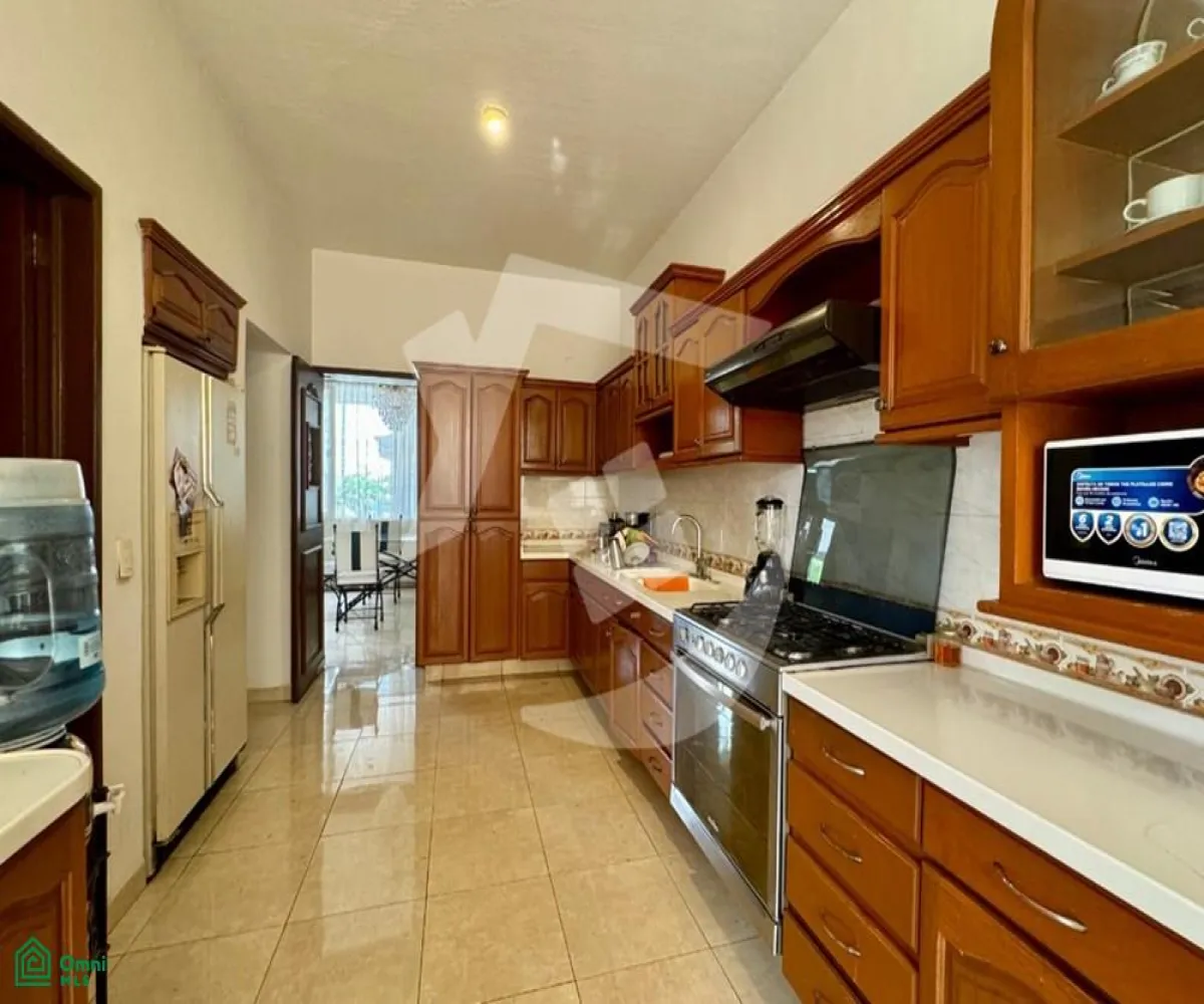 En Venta,Residencial Victoria,Coral 2559, Guadalajara, Jalisco 44540, 5 Habitaciones,7 Baños,Coral,3,MX25866195