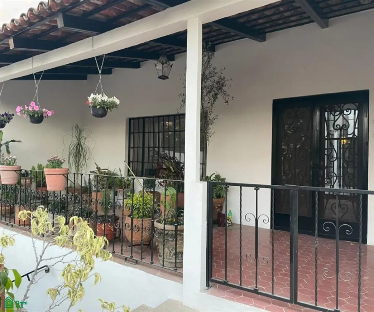 En Venta,Chapala Centro,Hidalgo 261, Chapala, Jalisco 45900, 4 Habitaciones,3 Baños,Hidalgo,1,MX25871537
