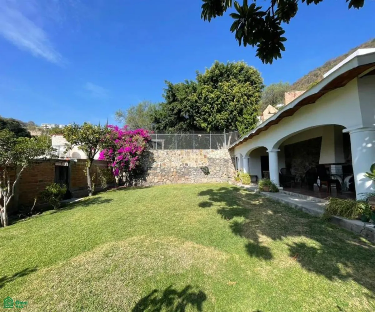 En Venta,Chapala Centro,Hidalgo 261, Chapala, Jalisco 45900, 4 Habitaciones,3 Baños,Hidalgo,1,MX25871537