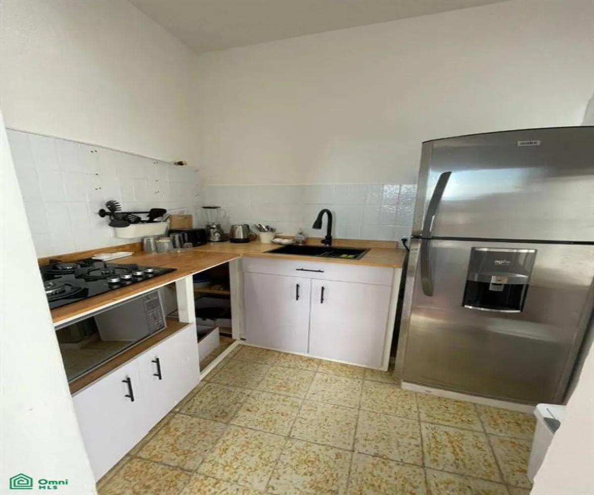 En Venta,Chapala Centro,Hidalgo 261, Chapala, Jalisco 45900, 4 Habitaciones,3 Baños,Hidalgo,1,MX25871537