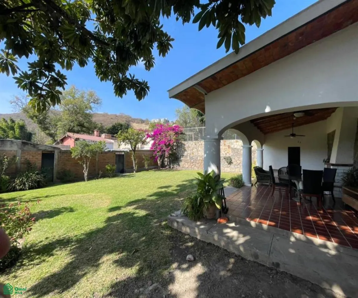 En Venta,Chapala Centro,Hidalgo 261, Chapala, Jalisco 45900, 4 Habitaciones,3 Baños,Hidalgo,1,MX25871537